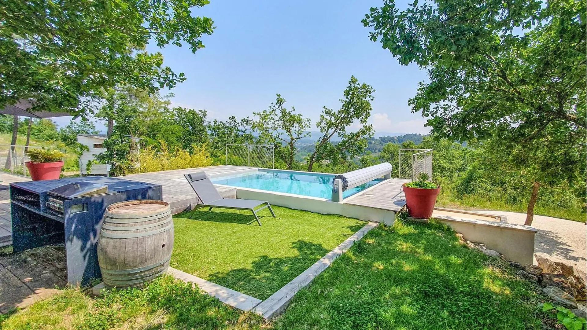 Lovely Home In Mercuer With Outdoor Swimming Pool 0*,